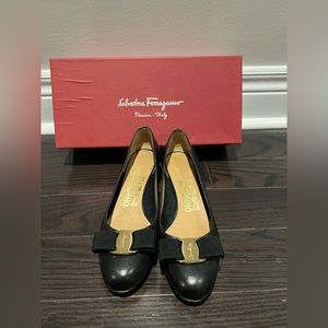 FERRAGAMO VARA 3CM black leather heels, 5.5